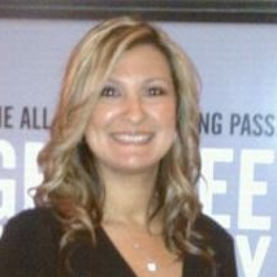 Cyndi Goyeau - Younique Presenter