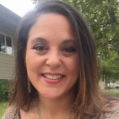 Jennifer Greene - Younique Presenter