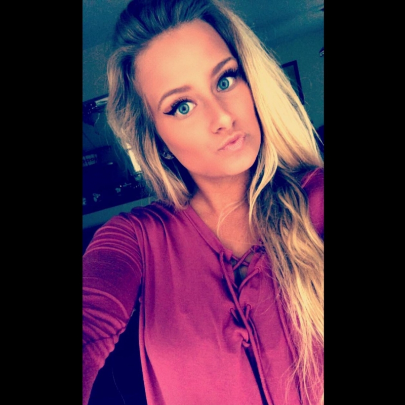 Katie Sladek - Younique Presenter