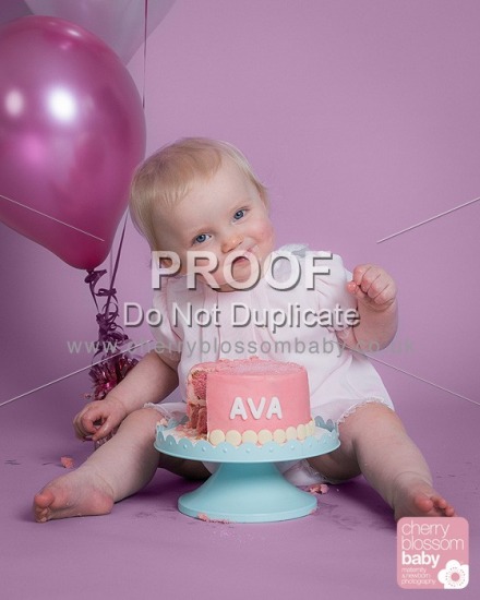 Ava cake smash