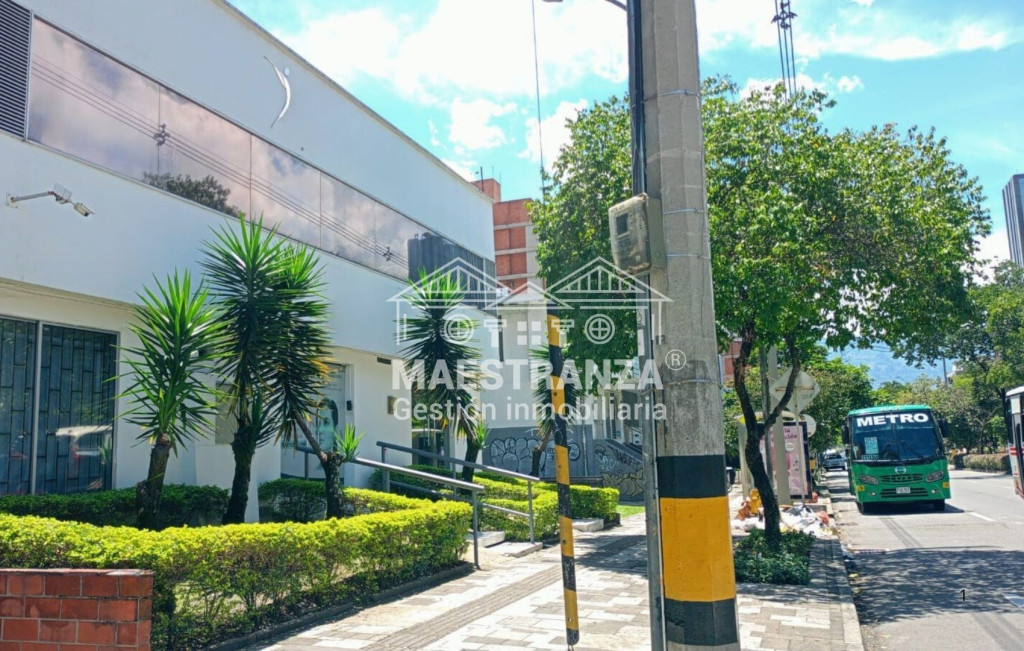Local En Arriendo - Laureles, Medellín