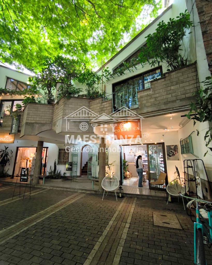 Casas Con Local En Venta - El Poblado, Medellín