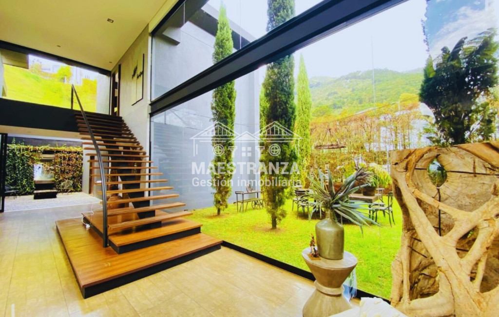 Casa En Venta - Las Palmas, Medellín