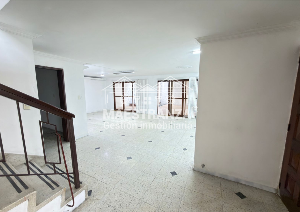 Casas Con Local En Arriendo - Conquistadores, Medellín