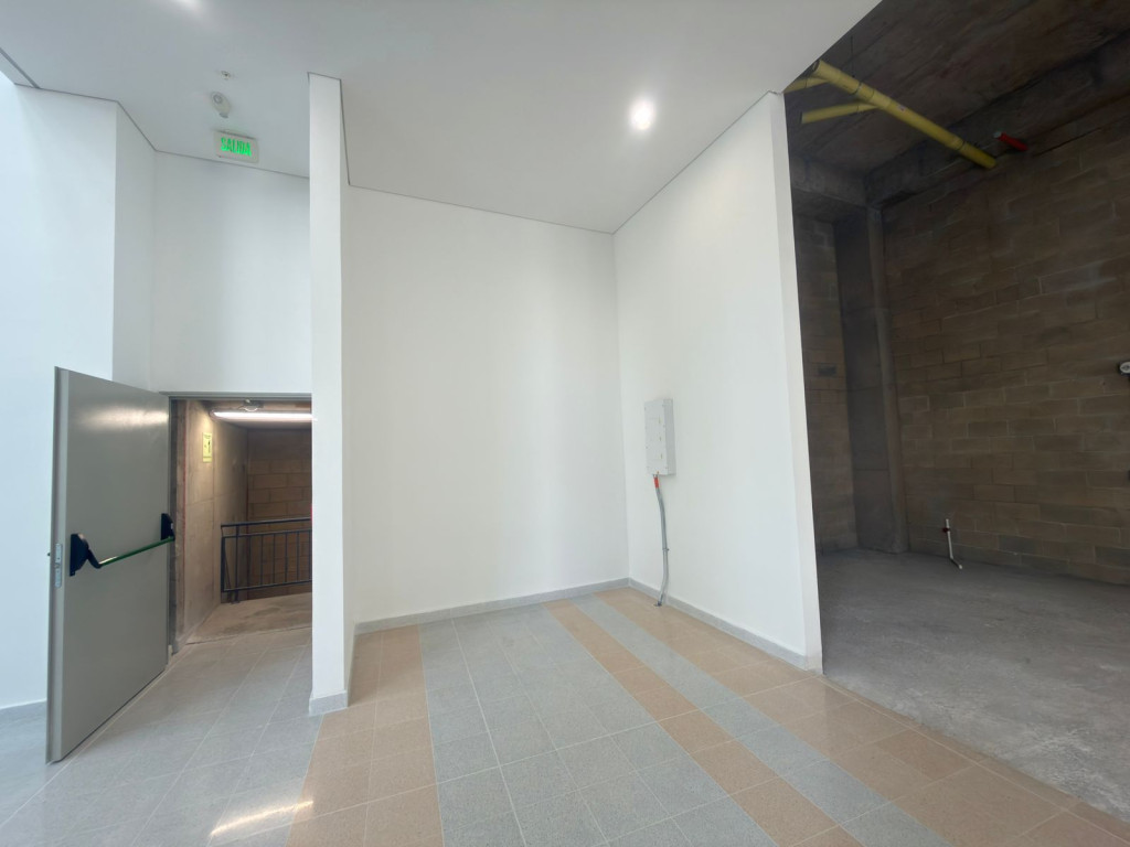 Local En Arriendo - Laureles Unicentro, Medellín