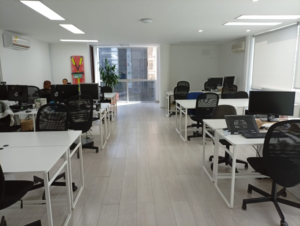 Oficina En Arriendo - Milla De Oro, Medellín