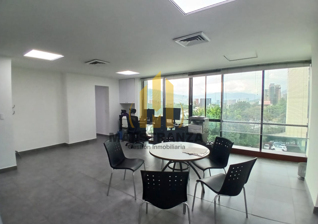 Oficina En Venta - Aguacatala, Medellín
