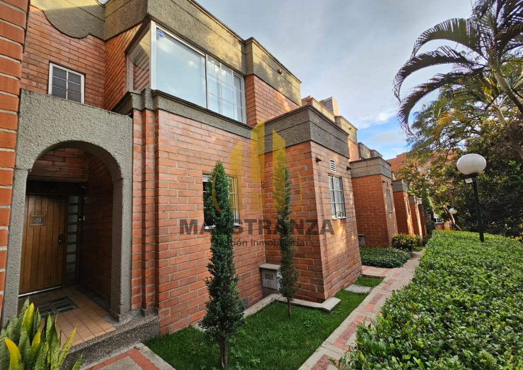 Casa En Venta - Castropol, Medellín