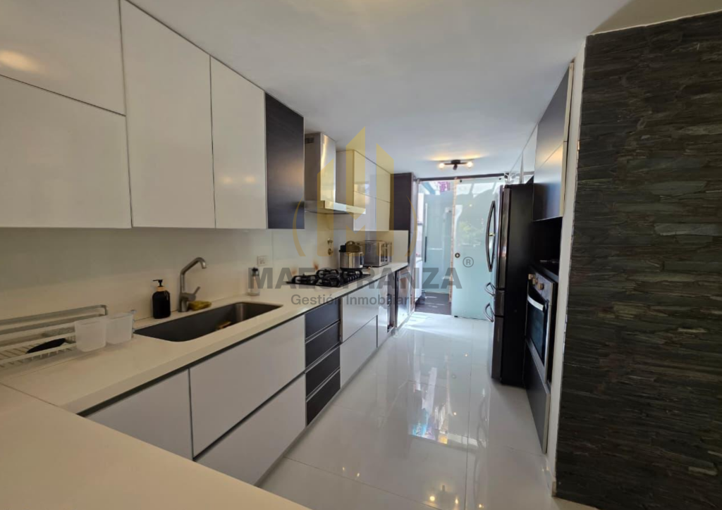 Casa En Venta - San Lucas, Medellín