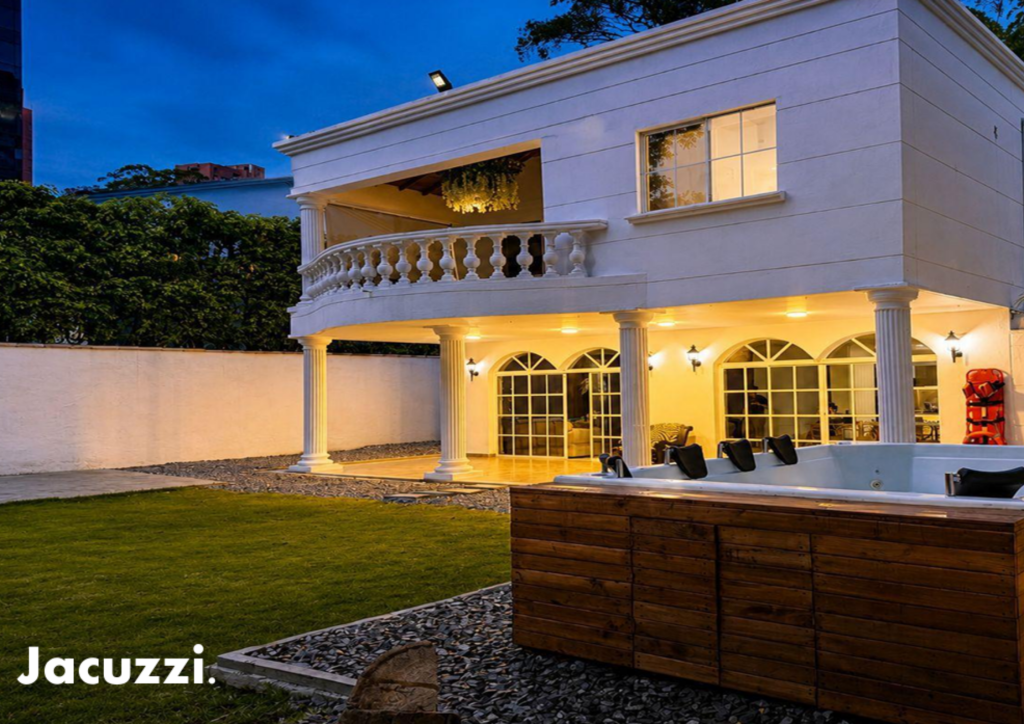Casa En Venta - El Poblado, Medellín