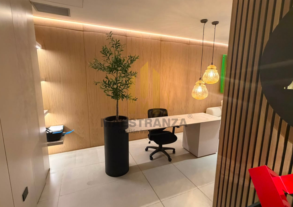 Oficina En Venta - Las Palmas, Medellín