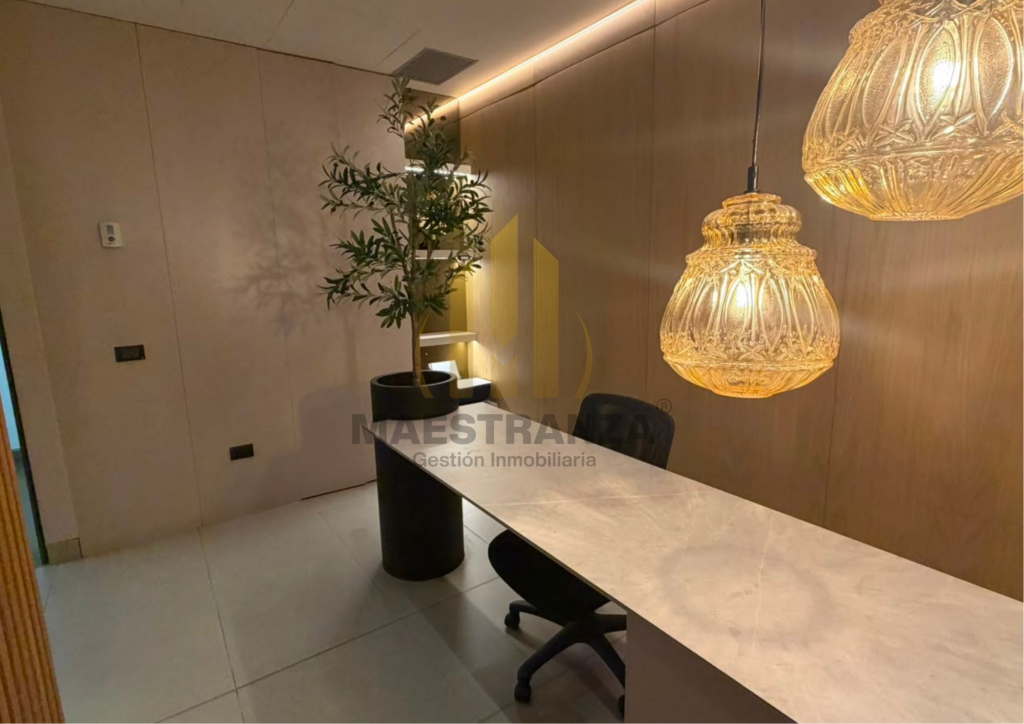 Oficina En Venta - Las Palmas, Medellín