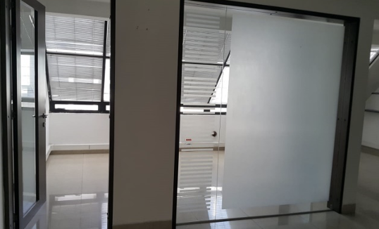 Arriendo/venta Oficina Antiguo Country imagen 10