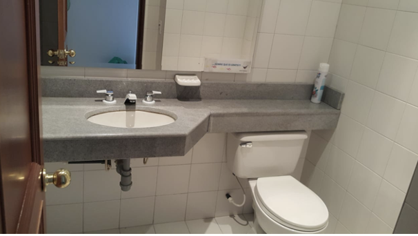 Arriendo/venta Oficina Antiguo Country imagen 15