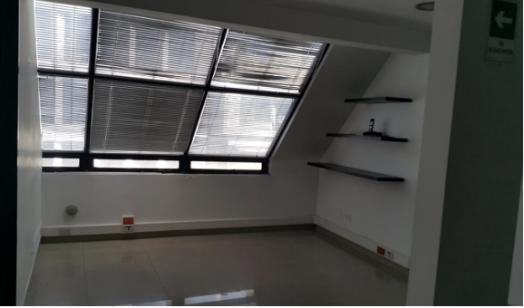 Arriendo/venta Oficina Antiguo Country imagen 20