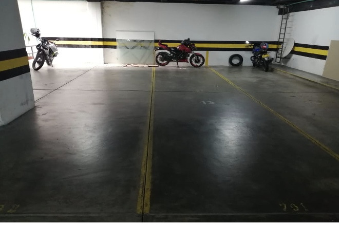 Arriendo/venta Oficina Antiguo Country imagen 7