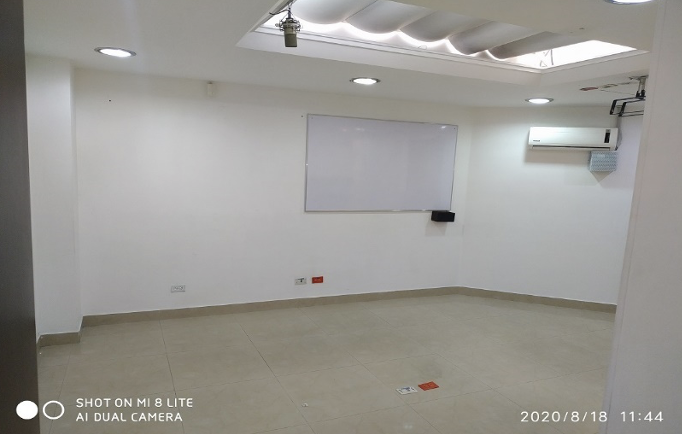 Arriendo/venta Oficina Antiguo Country imagen 8