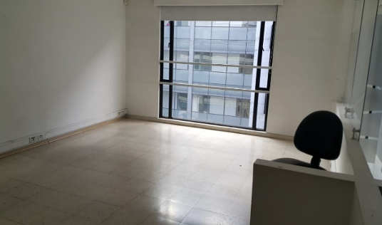 Arriendo/venta Oficina Antiguo Country imagen 9