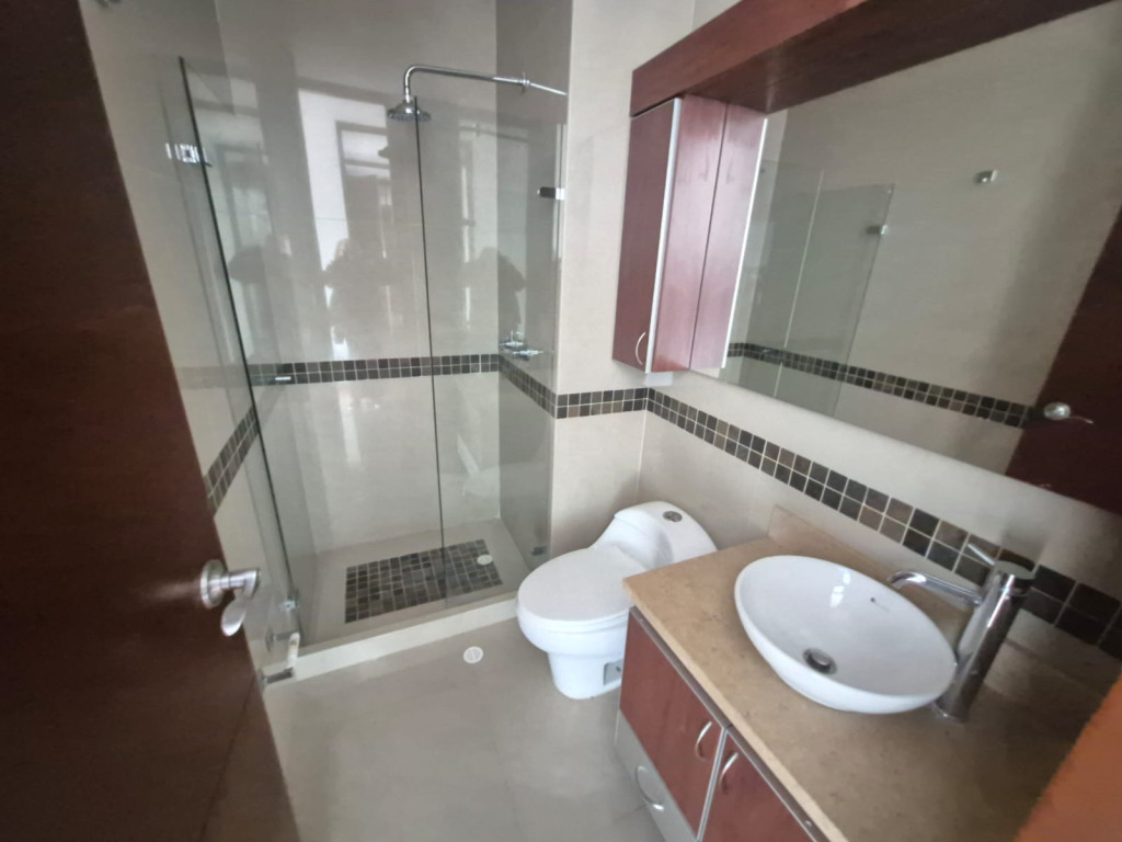 Arriendo Apartamento El Chico imagen 14