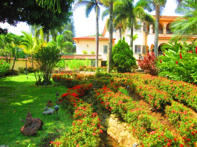 Casa En Venta - Ciudad Jardín, Cali