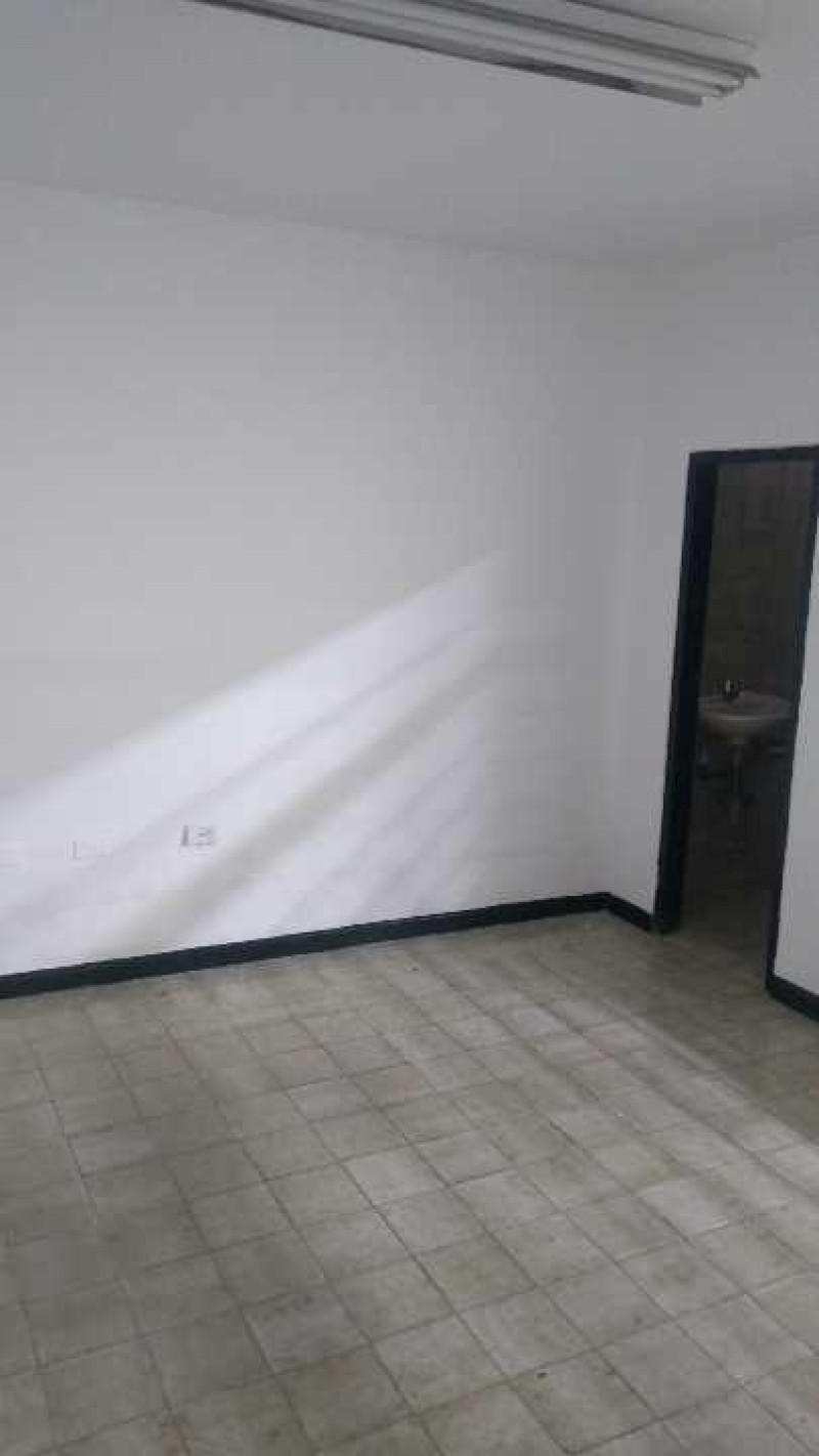 Local En Arriendo - Popular, Cali