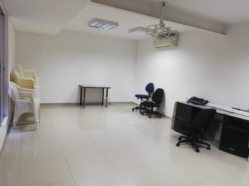 Edificio En Arriendo - La Flora, Cali