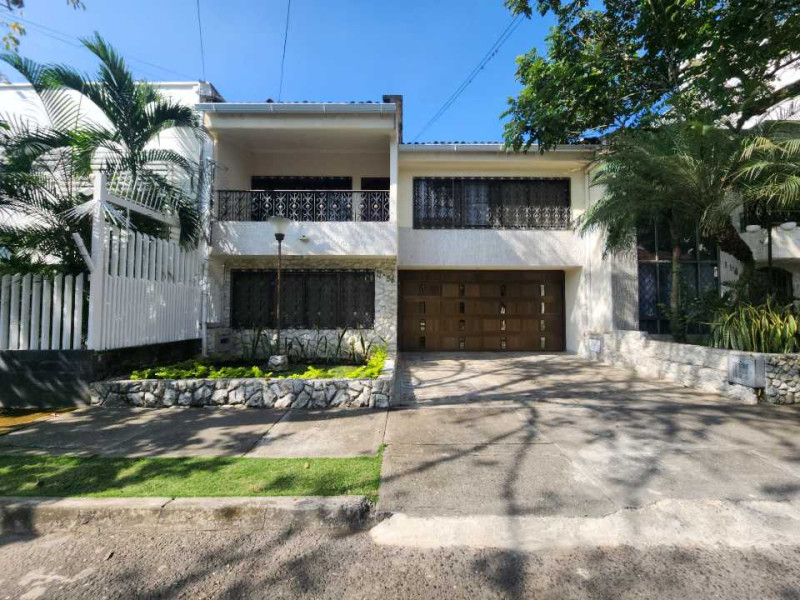 Casa En Venta - Ciudad Jardín, Cali
