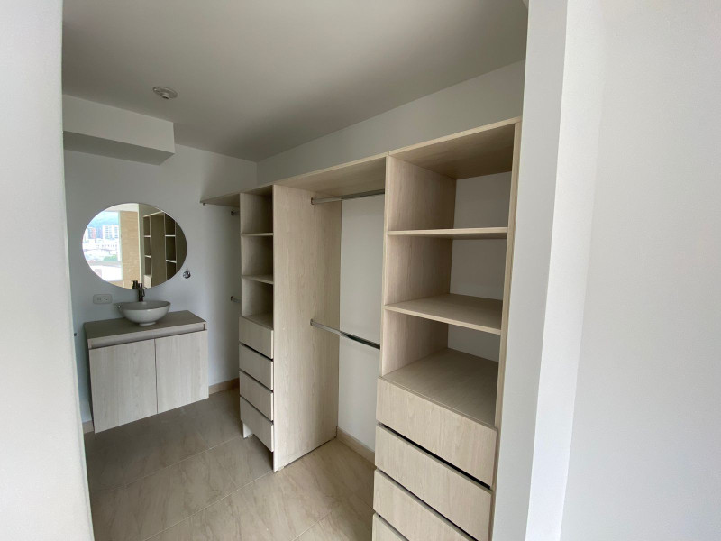 Apartaestudio En Venta - Urbanización La Flora, Cali