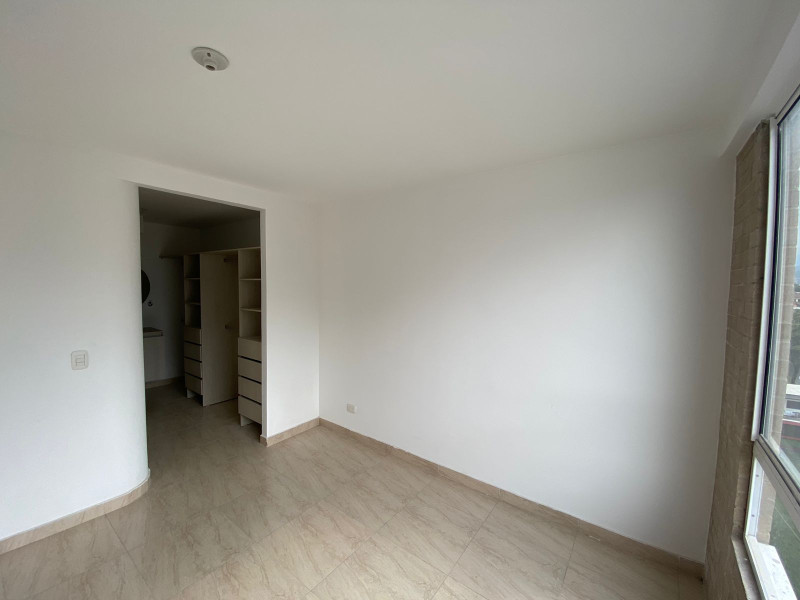 Apartaestudio En Venta - Urbanización La Flora, Cali