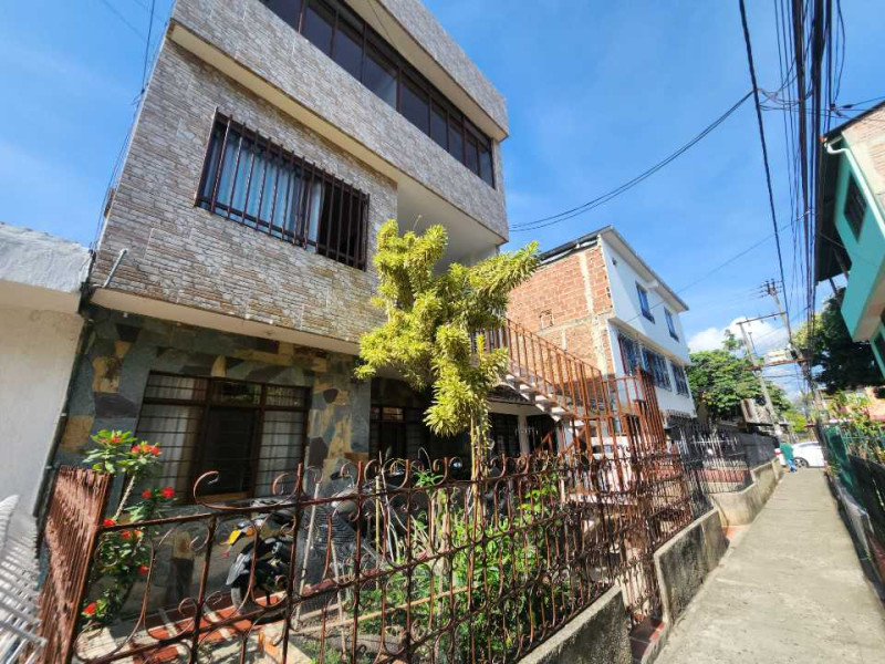 Casa En Venta - Las Ceibas, Cali