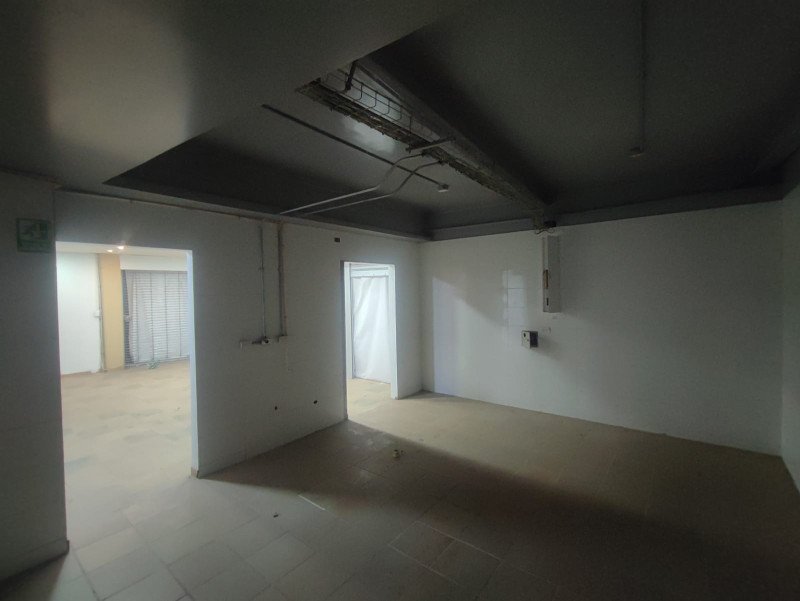 Local En Arriendo - Chipichape, Cali