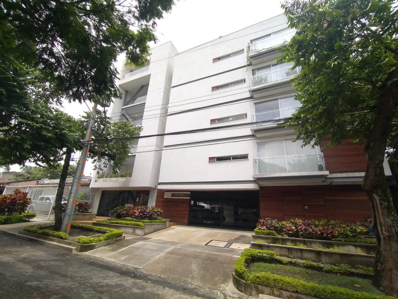 Apartamento En Venta - Urbanización La Flora, Cali