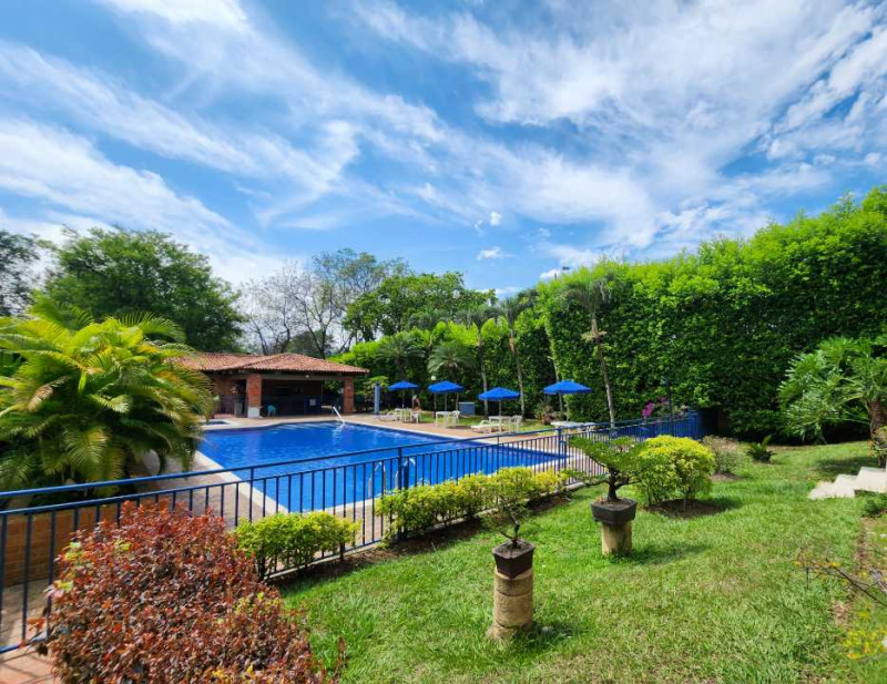 Apartamento En Venta - El Ingenio 1, Cali