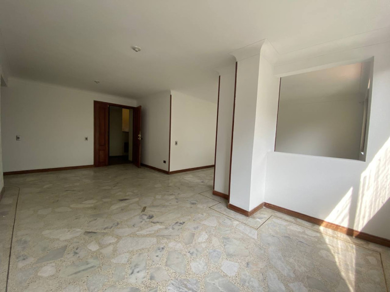 Apartamento En Venta - Ciudad Jardín, Cali