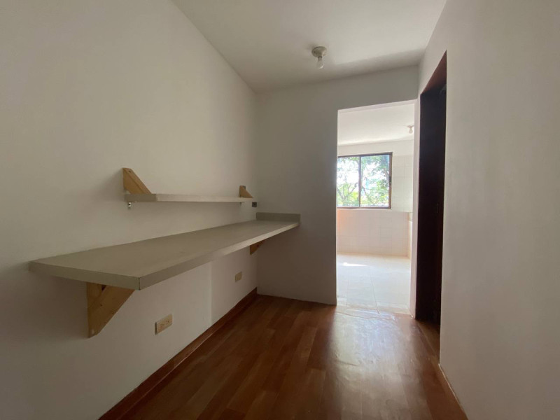 Apartamento En Venta - Ciudad Jardín, Cali