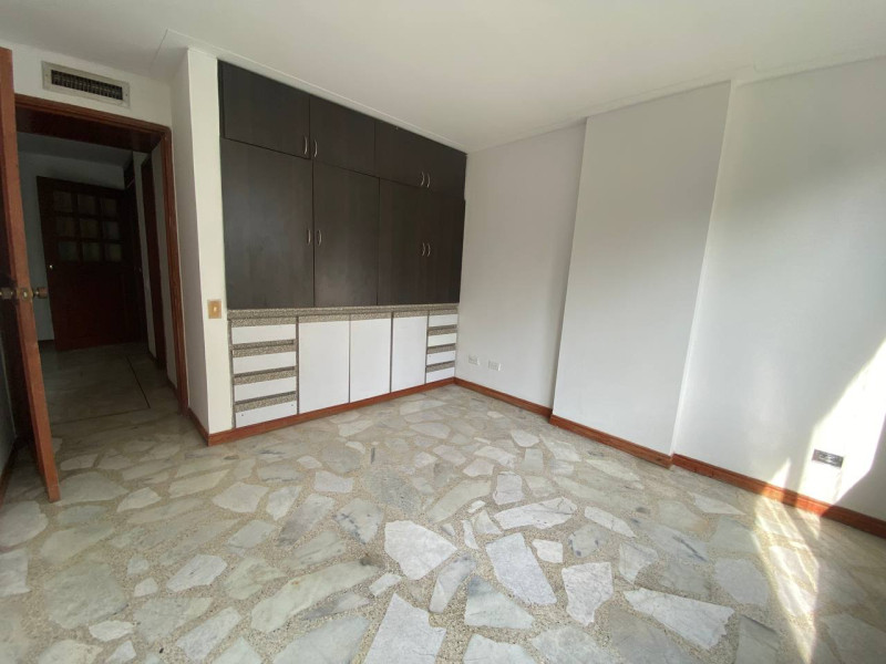 Apartamento En Venta - Ciudad Jardín, Cali