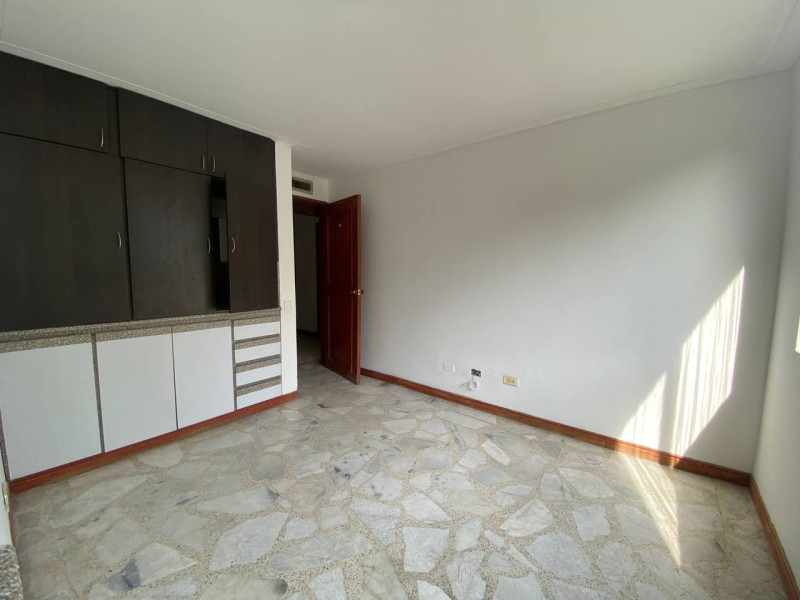 Apartamento En Venta - Ciudad Jardín, Cali