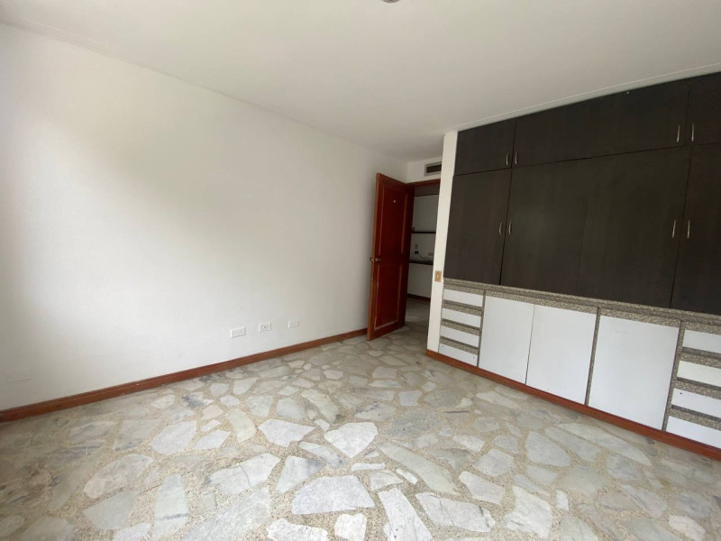 Apartamento En Venta - Ciudad Jardín, Cali