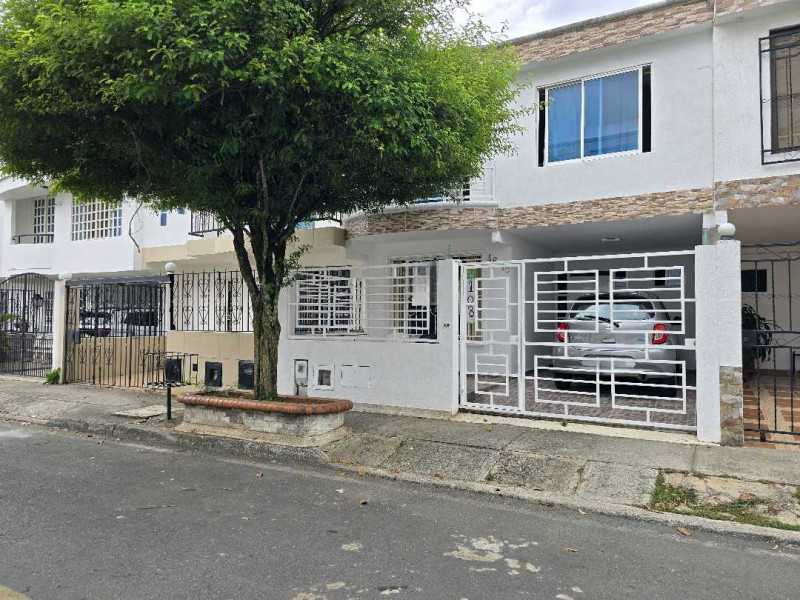 Casa En Venta - Ciudad 2000, Cali