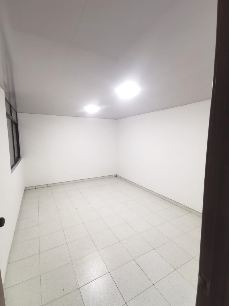 Local En Arriendo - Prados Del Norte, Cali