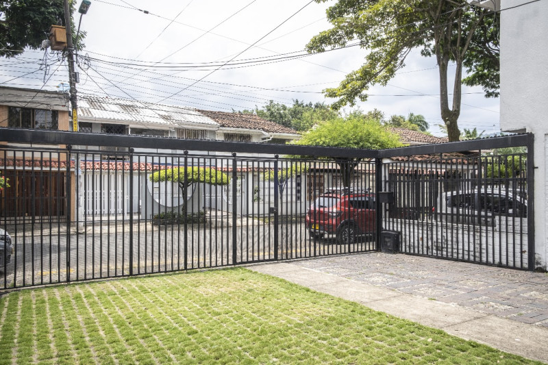 Casa En Venta - El Refugio, Cali