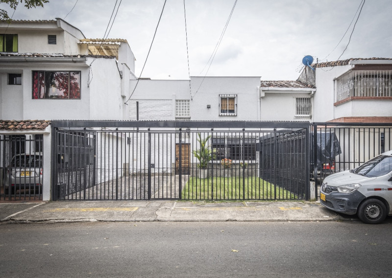 Casa En Venta - El Refugio, Cali