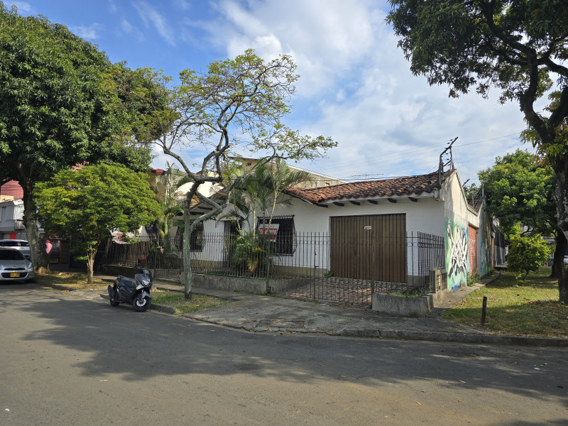 Casa En Venta - El Limonar, Cali