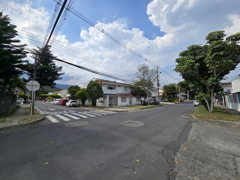 Casa En Venta - Pampalinda, Cali