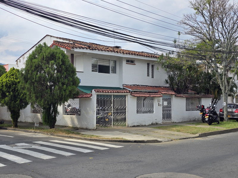 Casa En Venta - Pampalinda, Cali