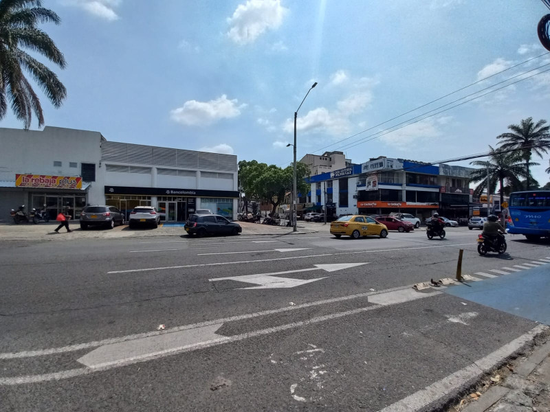 Local En Arriendo - Avenida Roosevelt, Cali