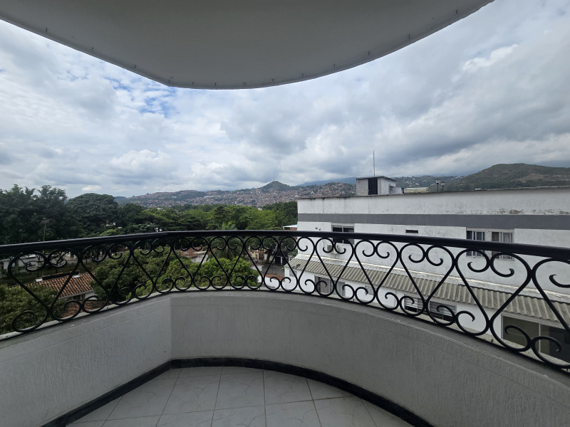 Apartamento En Venta - El Refugio, Cali