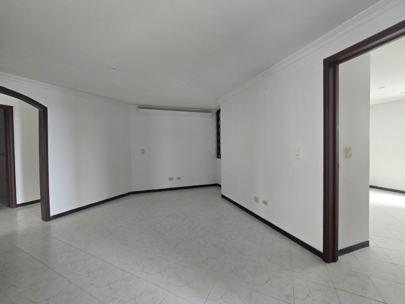 Apartamento En Venta - El Refugio, Cali