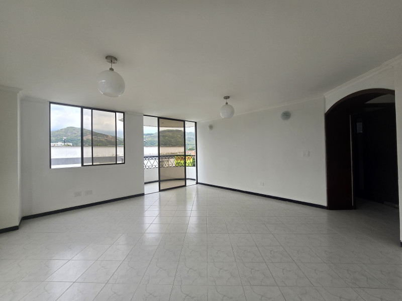 Apartamento En Venta - El Refugio, Cali