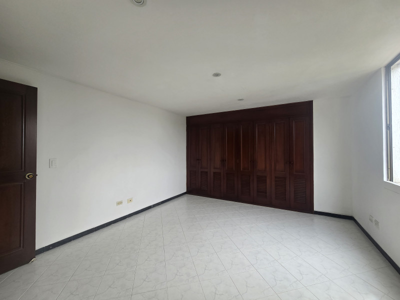 Apartamento En Venta - El Refugio, Cali
